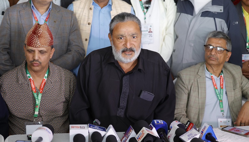 गगनलाई समर्थन गर्ने भन्दै राठाैरद्वारा उम्मेदवारी फिर्ता