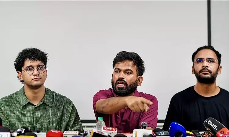 भारतमा ‘कक्रोच’ आन्दोलनका संस्थापकसहित ३ जना नेता रिहा