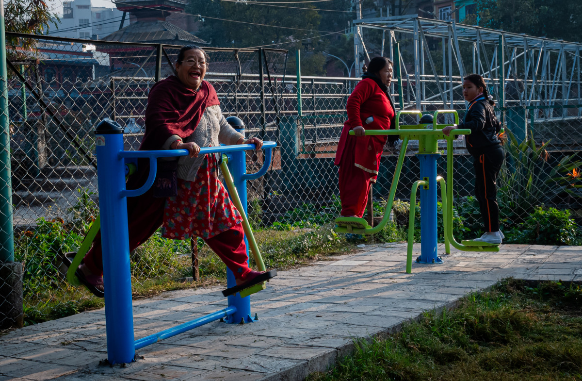 काठमाण्डाैमा खुला व्यायामशाला (फोटो फिचर)
