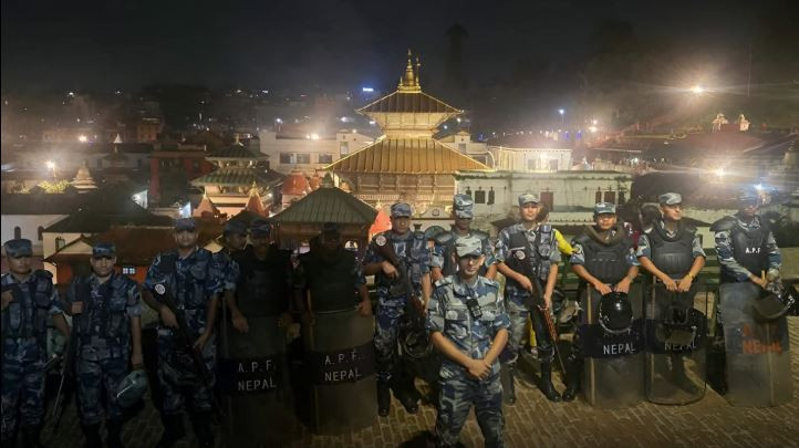 पशुपतिनाथ क्षेत्रमा सशस्त्र प्रहरीबाट सुरक्षासँगै स्वास्थ्य र खानेपानी सेवा
