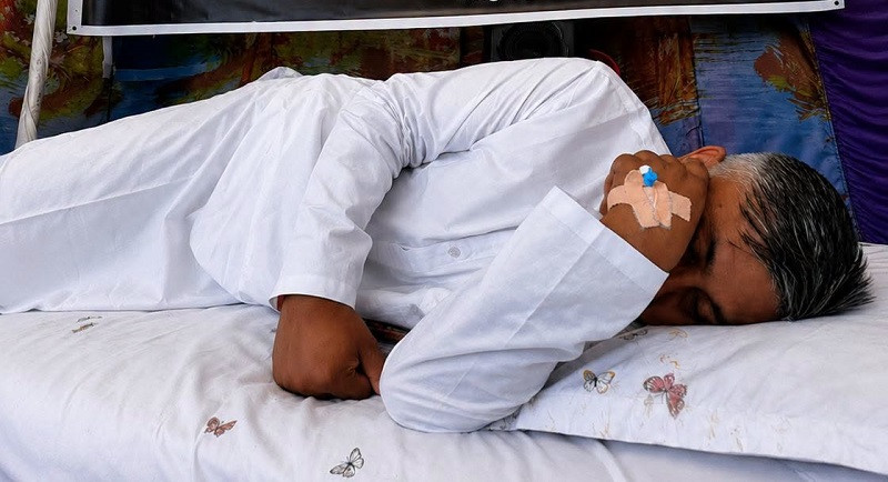 १२ दिनदेखि अनशनरत विनय यादवकाे जीवन रक्षा गर्न सरकारलाई आयाेगकाे आग्रह