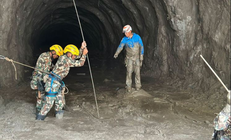 जलविद्युत आयोजनाका सुरुङमा खोज तथा उद्धारको प्रयास चल्दै