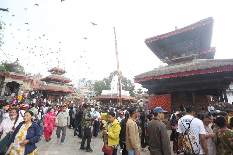 इन्द्रध्वजासहितको यःसिं ठड्याएसँगै काठमाण्डौ उपत्यकामा मनाइने इन्द्रजात्रा शुरू
