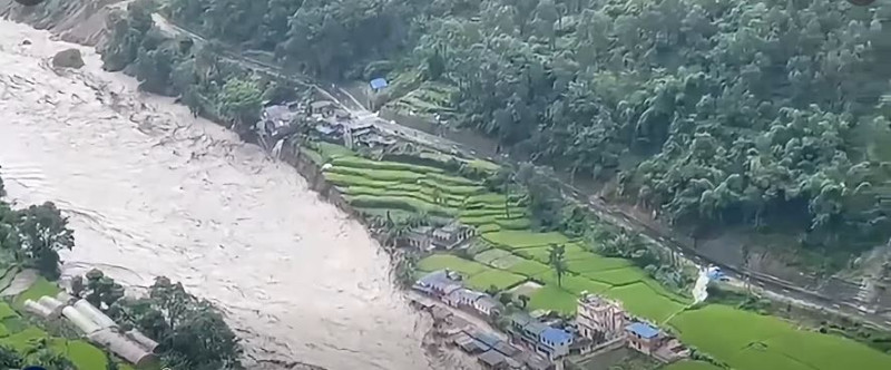 कालीगण्डकीको बहाव बढ्दा पर्वतको जलजलामा २५ घर बगे