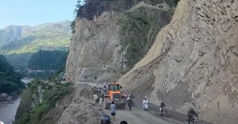 नागढुङ्गा–नारायणगढ सडकमा गाडी चल्न थाले