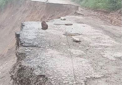 धादिङको परेवाभिर सडक खण्ड आज पनि बेलुका ६ बजेसम्म बन्द  : मर्मत कार्य चल्दै