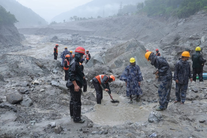 सरकारको अनुमतिपछि सुरुङको उद्धारमा खटियो भारतीय र चिनियाँ टोली