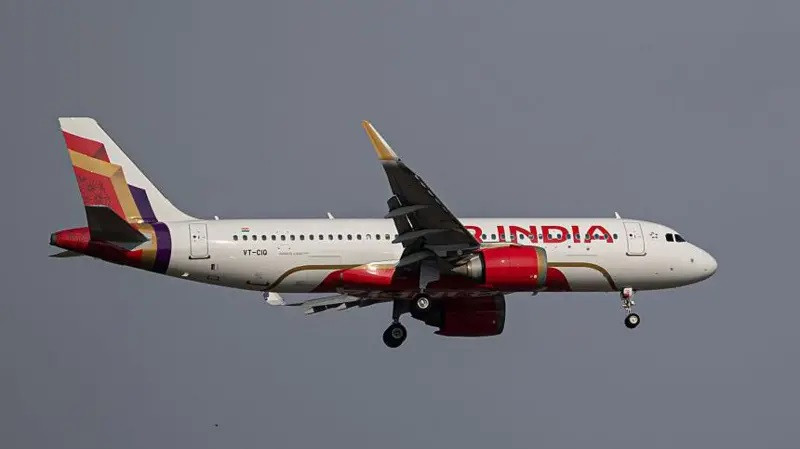 जब उडिरहेको विमान अचानक ३०० फिट तल खस्यो...