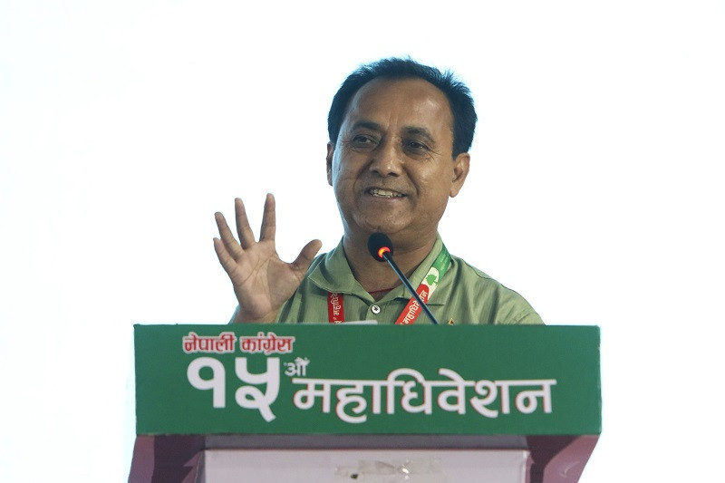 कांग्रेसकाे अवधारणा : ‘३ दिन पार्टीका लागि, ४ दिन रोटीका लागि’