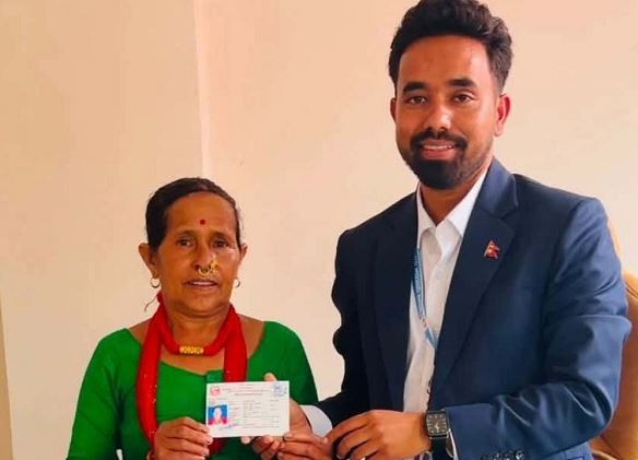 आमाको नागरिकतामा छोराको हस्ताक्षर