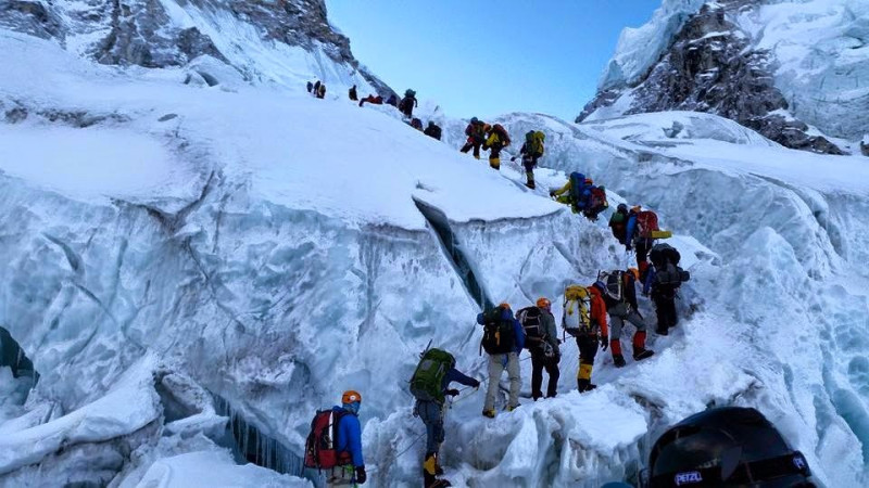 शरद ऋतु मा ६९ देशका ६४८ आरोहीलाई हिमाल आरोहण अनुमति