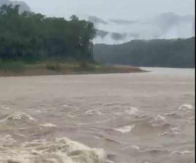 नारायणीको बाढीले चेतावनी तह पार गर्‍यो
