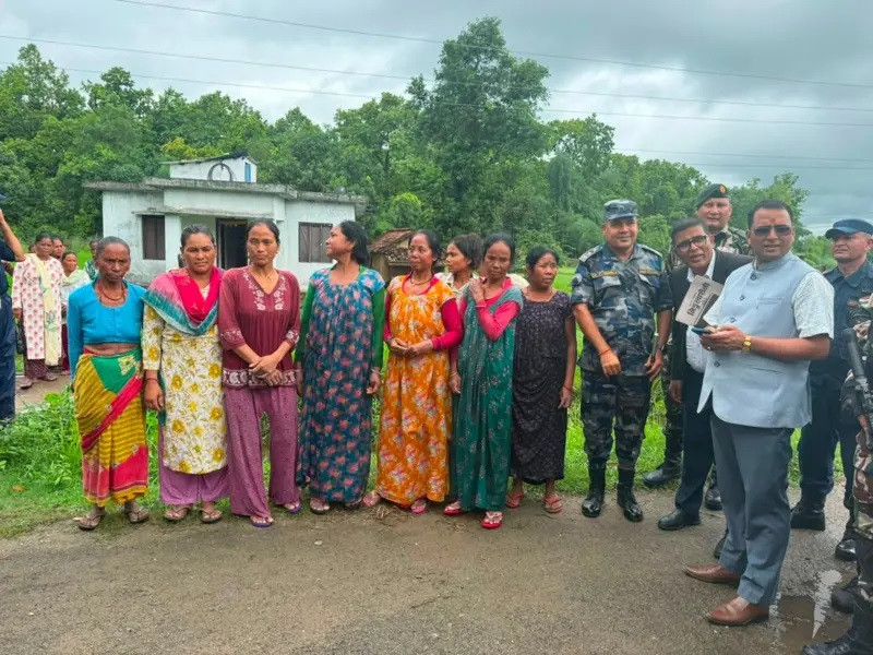 निकुञ्जभित्र हराएका १४ जना महिला आफैँ घर फर्किए