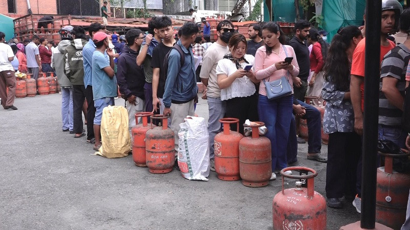 ग्यास पाउन अझै सास्ती
