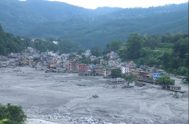 बाढीमा अलपत्र धेरै नागरिक अझै उद्धारको पर्खाइमा