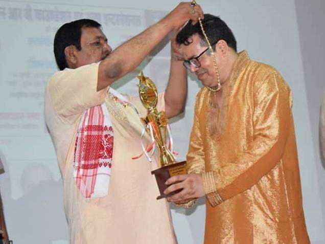 सरोदवादक सुदर्शन राजोपाध्याय भारतमा बेस्टिज अवार्डबाट सम्मानित
