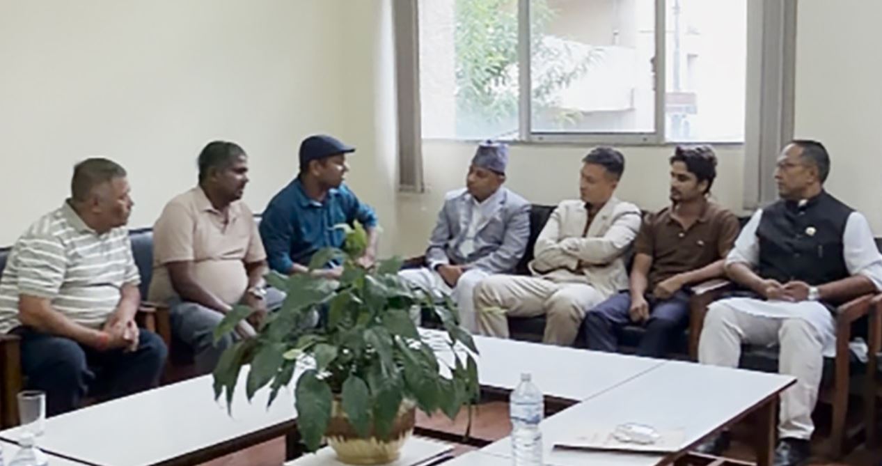 हिजो ज्यान गुमाएका मेहताका आफन्त र गृहमन्त्रीबिच छलफल