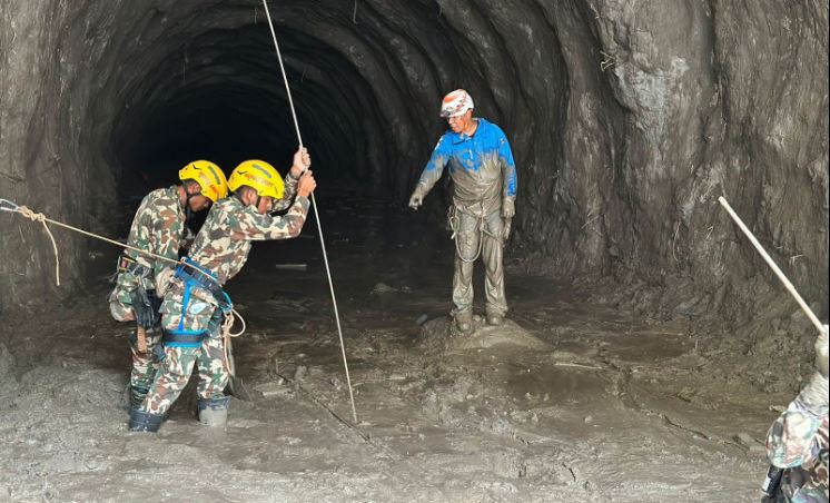 जलविद्युत आयोजनाका सुरुङमा खोज तथा उद्धारको प्रयास चल्दै
