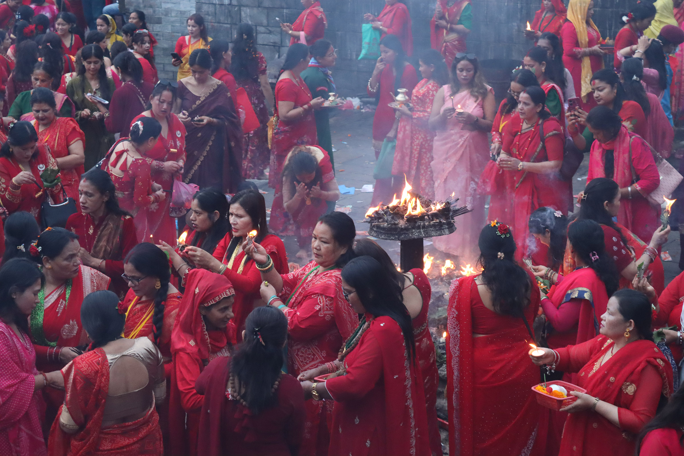 पशुपतिमा तीजको रौनक (फोटो फिचर)