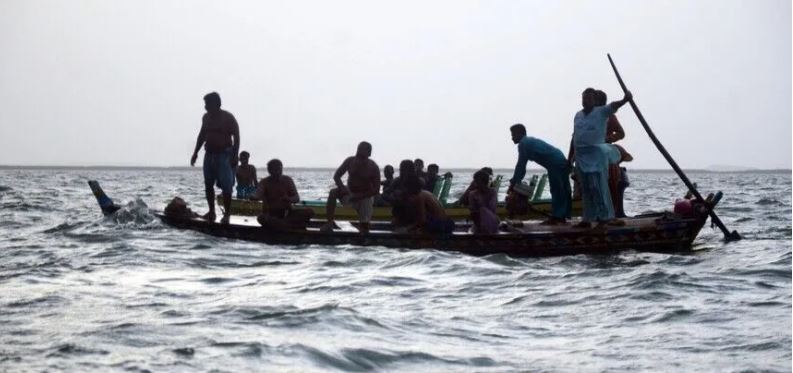 भारतको बिहारमा डुंगा पल्टिँदा बालबालिकासहित १४ जनाको ज्यान गयो