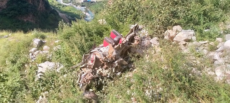 जुम्लामा जीप दुर्घटना हुँदा चालक र सहचालककाे ज्यान गयाे