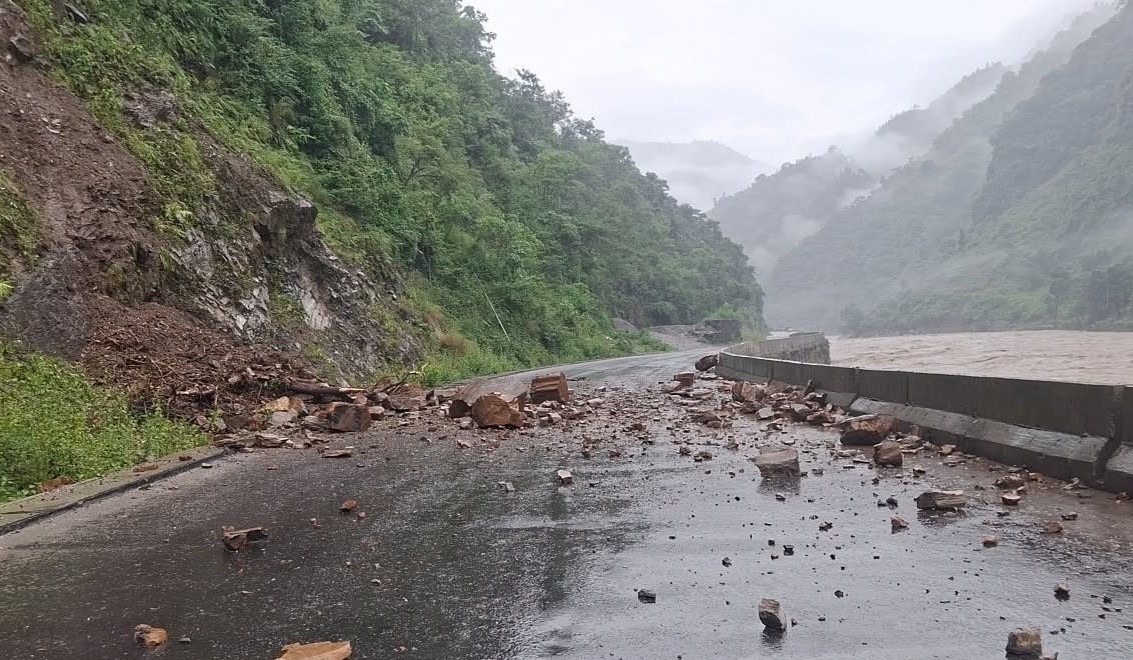 बाढीपहिरोले अवरुद्ध सडक आजदेखि क्रमशः खुलाउने तयारी