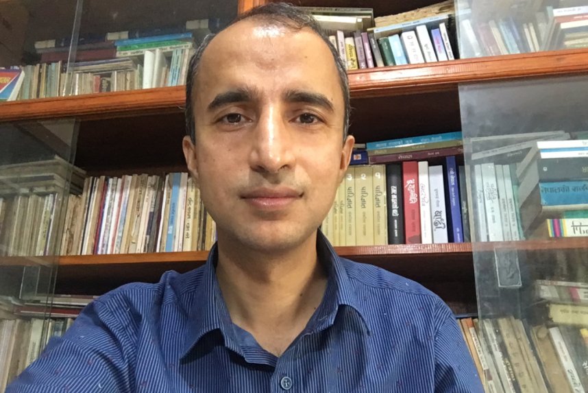 अर्को लहरको सङ्घारमा छौँ, भोजभतेर–सभा सम्मेलनबाट टाढै बसौँ