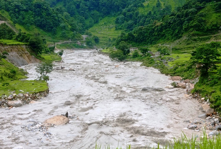 बूढीगङ्गामा आएकाे बाढीले ४ वटा घर बगायो
