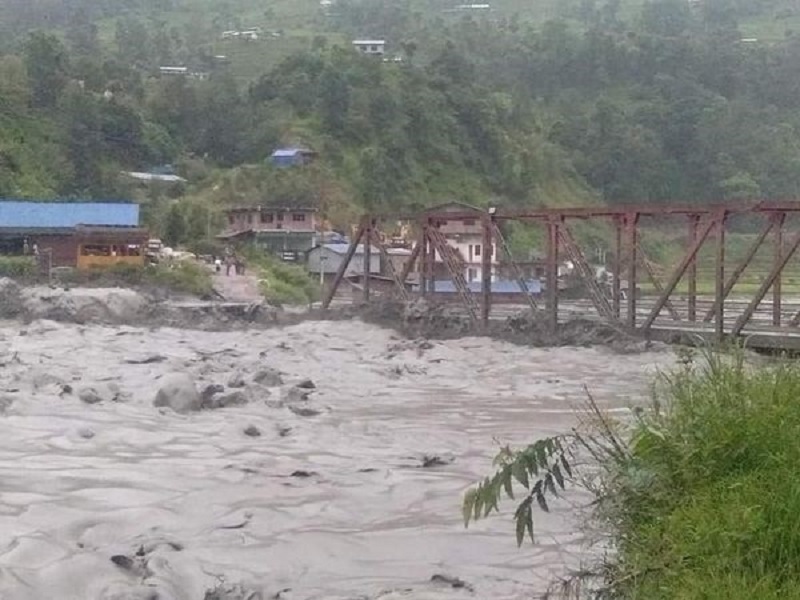 मेलम्ची उर्लिरहेकाले सतर्क रहन प्रशासनकाे आग्रह