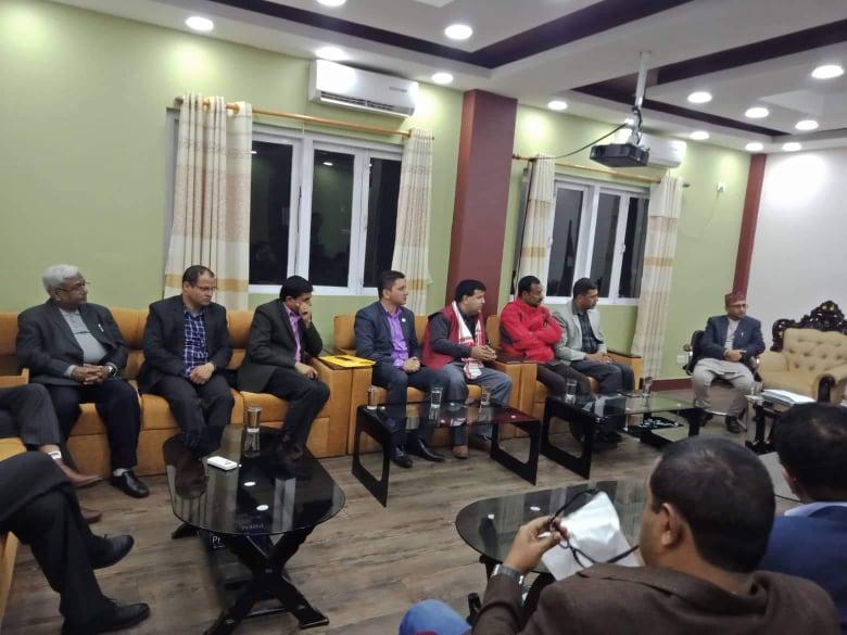शिक्षामन्त्री र निजी मेडिकल सञ्चालकबीच शुल्क फिर्ताबारे निर्णायक छलफल चल्दै