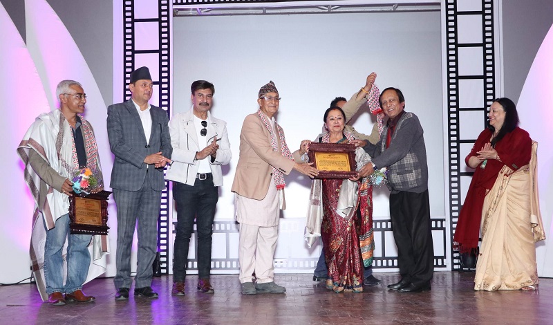 ‘बेस्ट क्रियटिभ सर्ट फिल्म अफ द इयर’ अवार्ड लघुचलचित्र बेलुनलाई