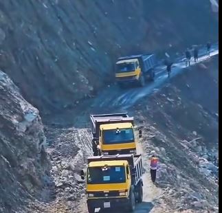 गल्छी–वेत्रावती सडकमा गाडी चल्न थाल्यो, दशैँअघि नै धुन्चेसम्म सडक जोड्ने तयारी