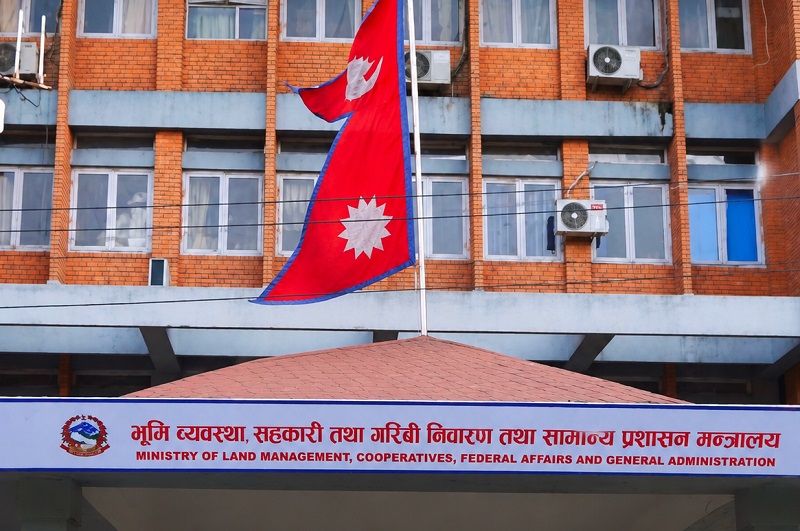 सरकारी जागिरबाट पेन्सन पाएकाले अब करारमा काम गर्न नपाउने