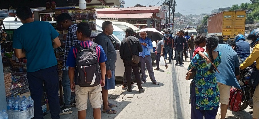 दशैँ मनाउन काठमाण्डाै उपत्यकाबाट झन्डै ५ लाख यात्रु बाहिरिए