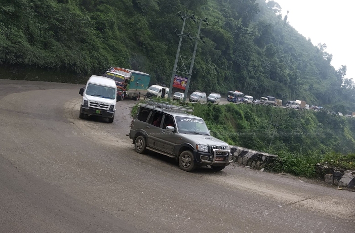 काठमाण्डौ उपत्यका बाहिरिने र भित्रिने सबै सडकमा नियमित गाडी सञ्चालन