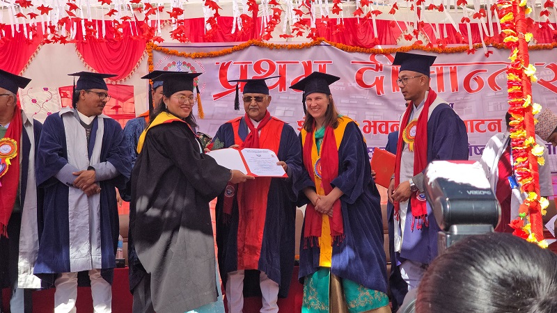 कर्णाली स्वास्थ्य विज्ञान प्रतिष्ठानको पहिलो दीक्षान्त समारोहमा ५८ जना विद्यार्थी दीक्षित