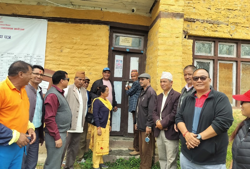 जुम्लामा खानेपानी कार्यालय खारेज भएपछि कार्यालयमा तालाबन्दी