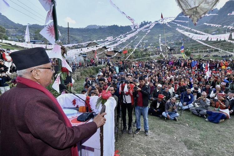 सत्ता गठबन्धनका कारण अर्थतन्त्र ध्वस्त भयाे : ओली