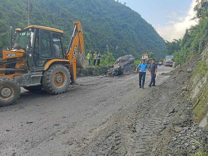पृथ्वी राजमार्ग भएर आज दिउँसोदेखि सबै गाडी चल्ने