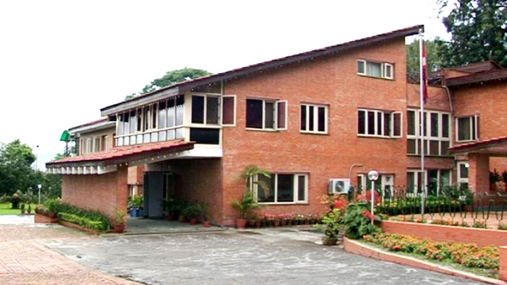 पेट्रोलियम पदार्थको मूल्यमा कटौती गर्न सरकारलाई निर्देशन दिने सत्ता गठबन्धनको निर्णय
