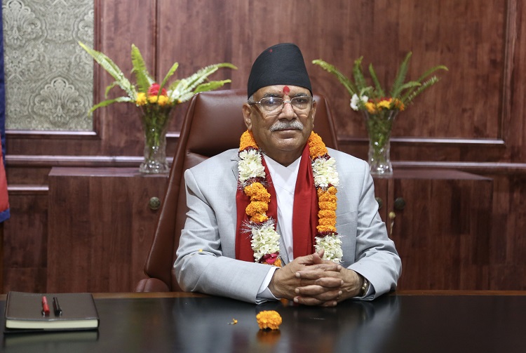 गृहमन्त्रीको जिम्मेवारी पनि प्रधानमन्त्री प्रचण्डलाई