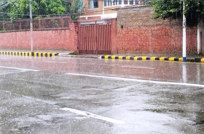 राति केही ठाउँमा ठूलो वर्षा