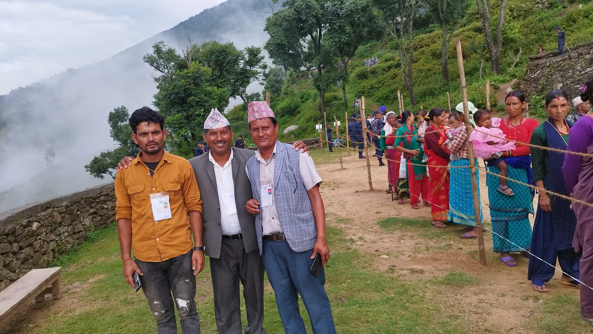 बाजुराको बूढीगङ्गामा जनप्रतिनिधि चुन्न मतदान सुरु : मतदान शान्तिपूर्ण रुपमा चल्दै