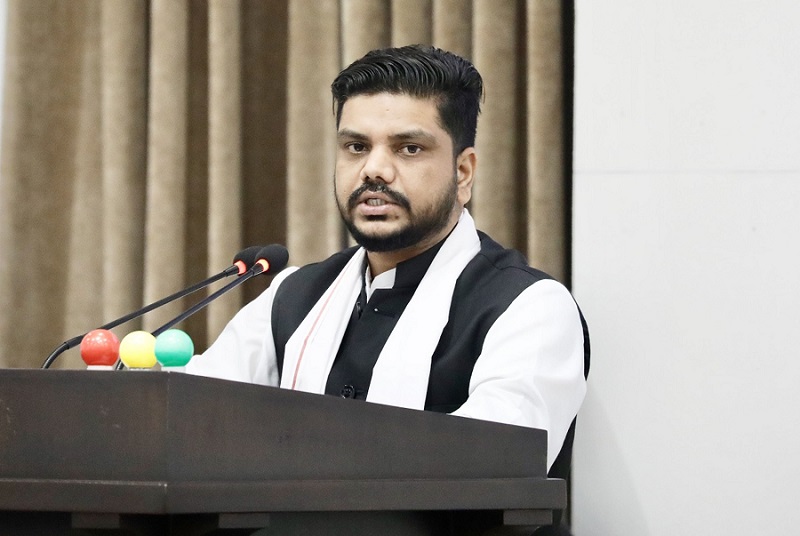 ६० हजार नेपाली घरेलु श्रमिक श्रम स्वीकृतिविना कुवेतमा : मन्त्री यादव