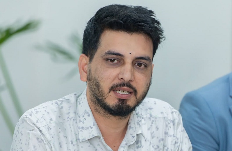 बाढी प्रभावित क्षेत्रका सडक सञ्जाल असोजभित्रै सञ्चालन हुन्छ : मन्त्री लम्साल