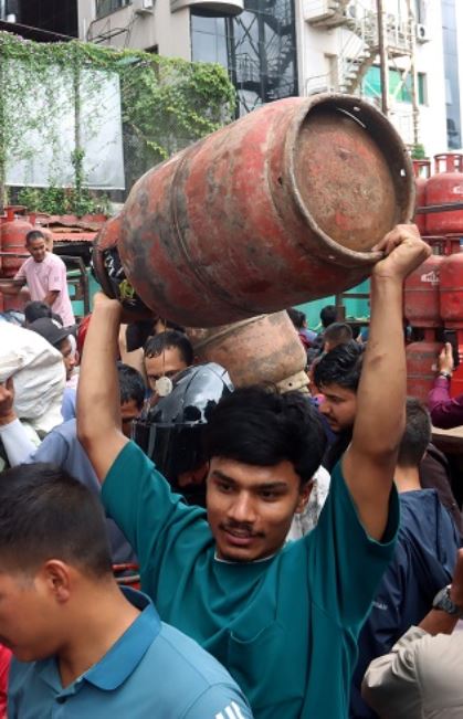 खाना पकाउने ग्यास सहज बनाउन सुरक्षा निकायलाई पनि वितरण गर्न दिने तयारी