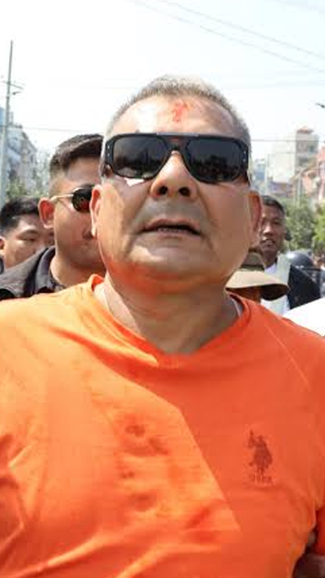 दुर्गा प्रसाईं पक्राउ पर्दै, छुट्दै